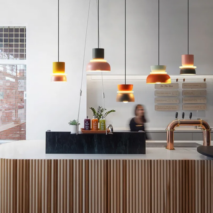 Minimalistisk Pendellampa i Pastell för Modern Interiör