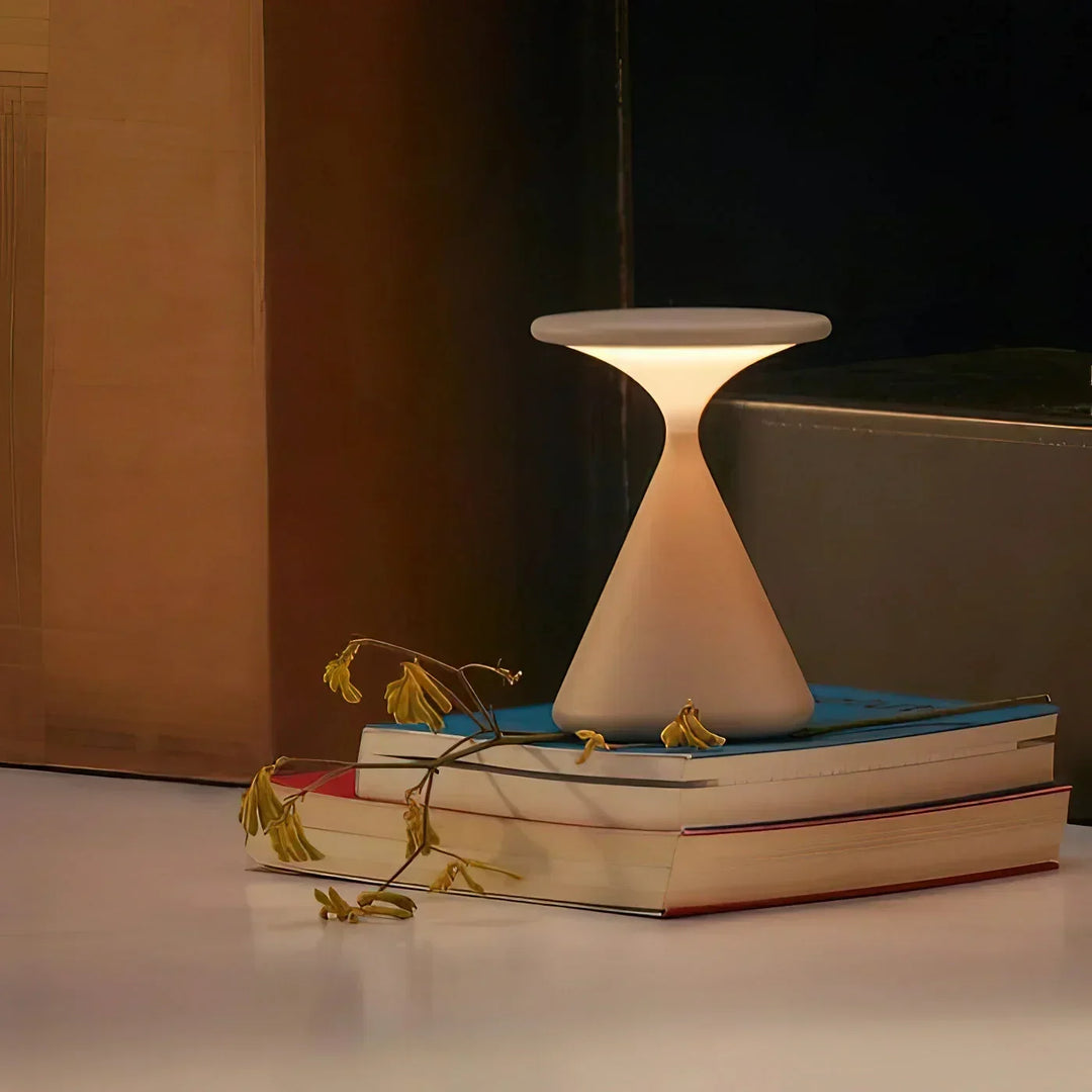 Aeron Hourglass Bordslampa - Batteridrevet | Justerbar LED