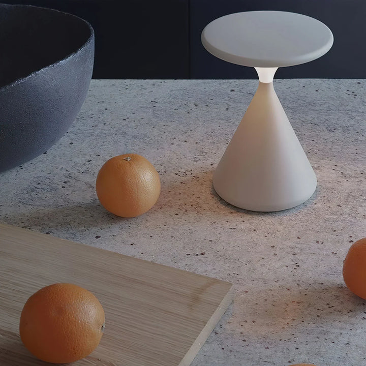 Aeron Hourglass Bordslampa - Batteridrevet | Justerbar LED