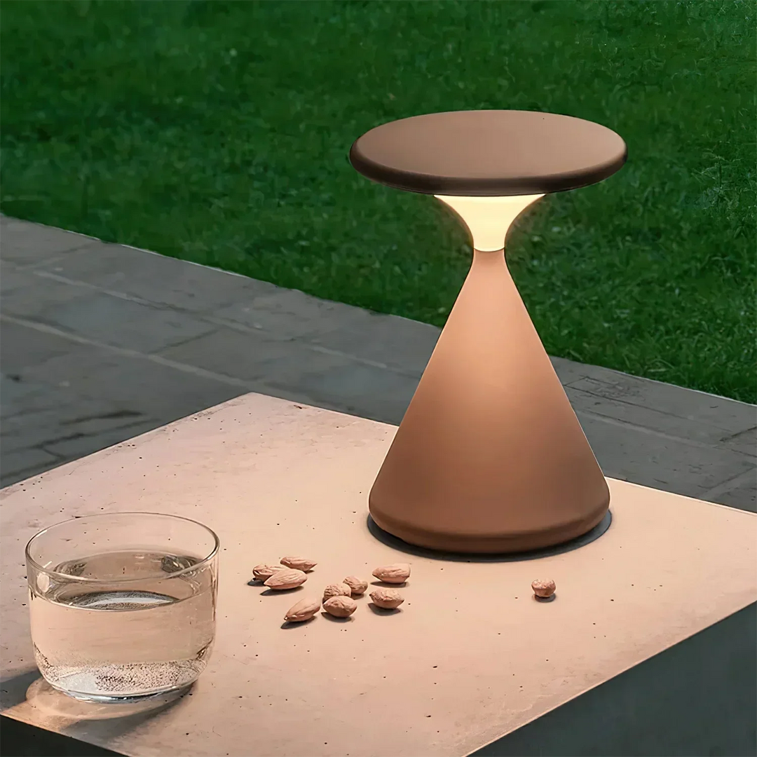 Aeron Hourglass Bordslampa - Batteridrevet | Justerbar LED