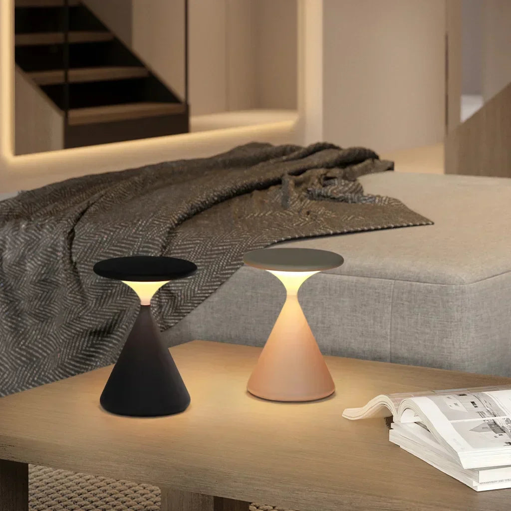 Aeron Hourglass Bordslampa - Batteridrevet | Justerbar LED