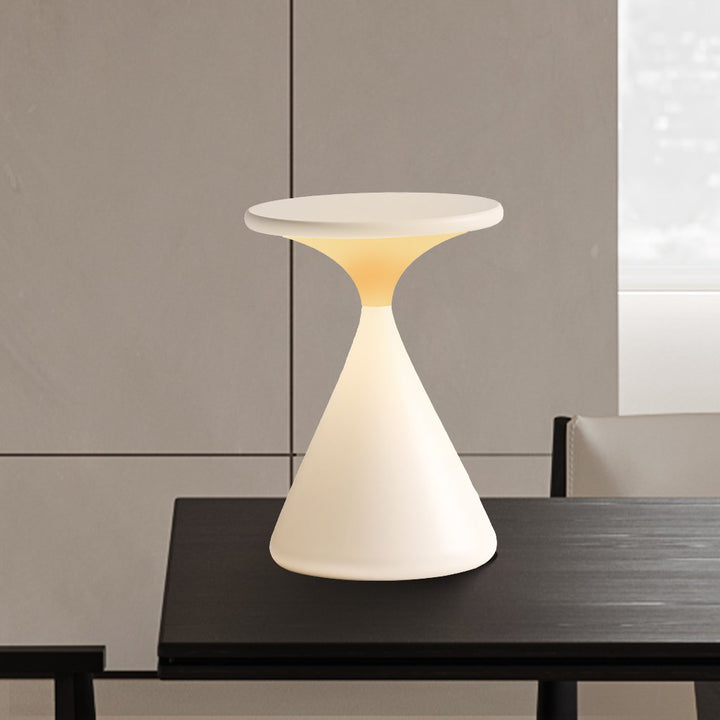 Aeron Hourglass Bordslampa - Batteridrevet | Justerbar LED