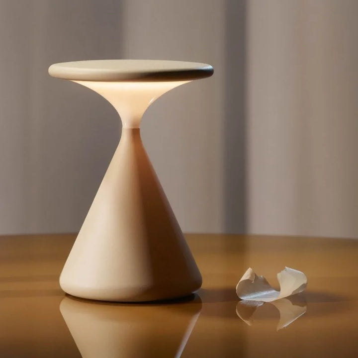 Aeron Hourglass Bordslampa - Batteridrevet | Justerbar LED