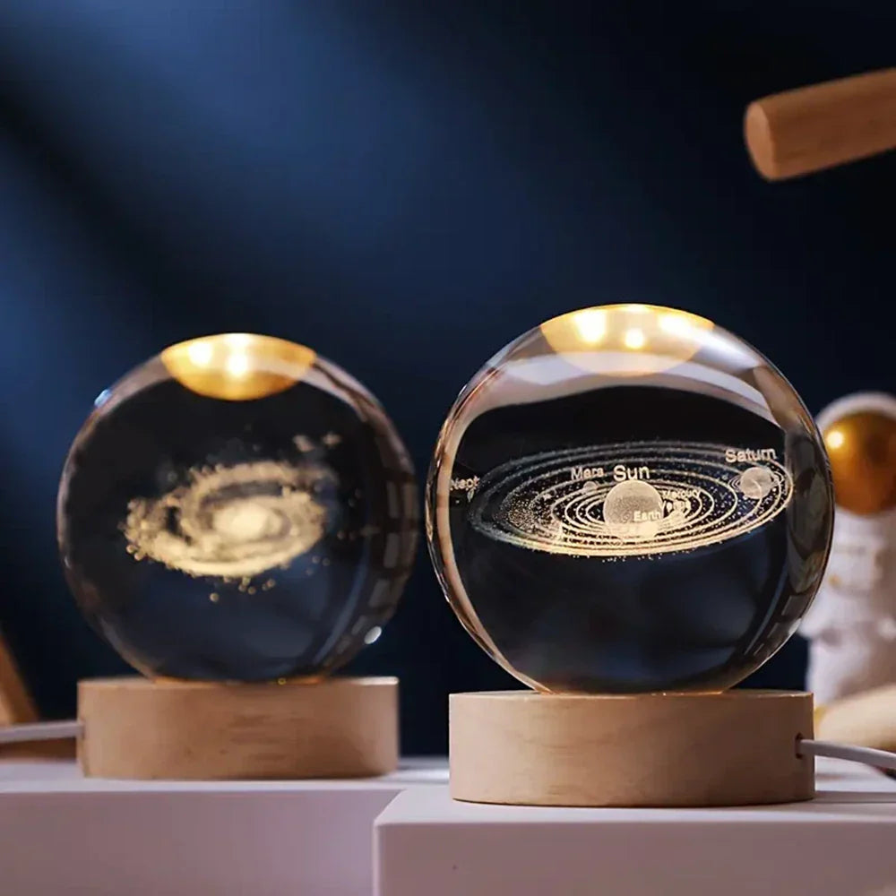Dekorativ Lampa med 3D-gravert Krystallkule