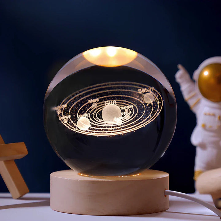 Dekorativ Lampa med 3D-gravert Krystallkule
