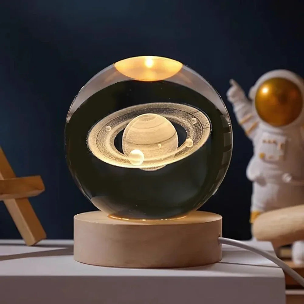 Dekorativ Lampa med 3D-gravert Krystallkule