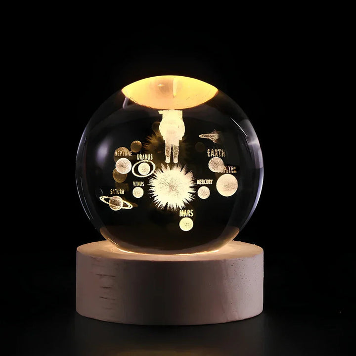 Dekorativ Lampa med 3D-gravert Krystallkule