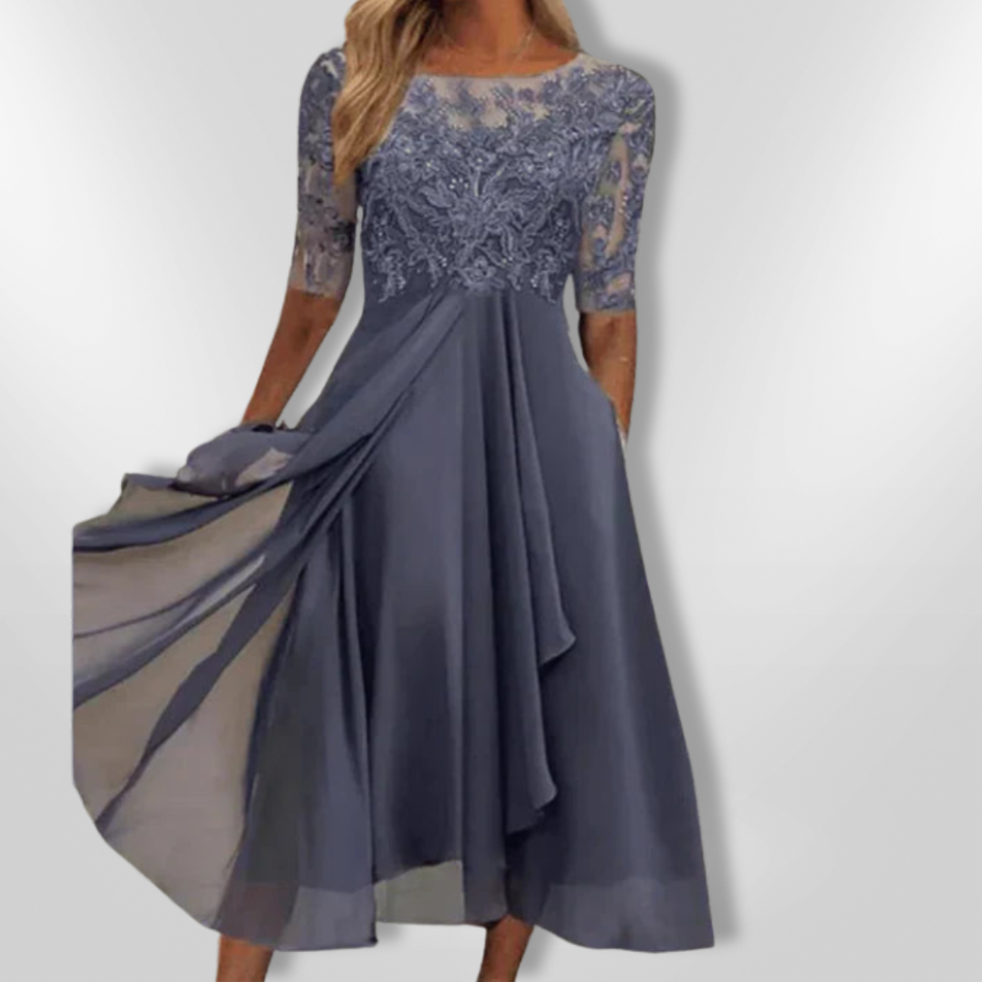 Elegant Asymmetrisk Kvinnekjole med Blonder
