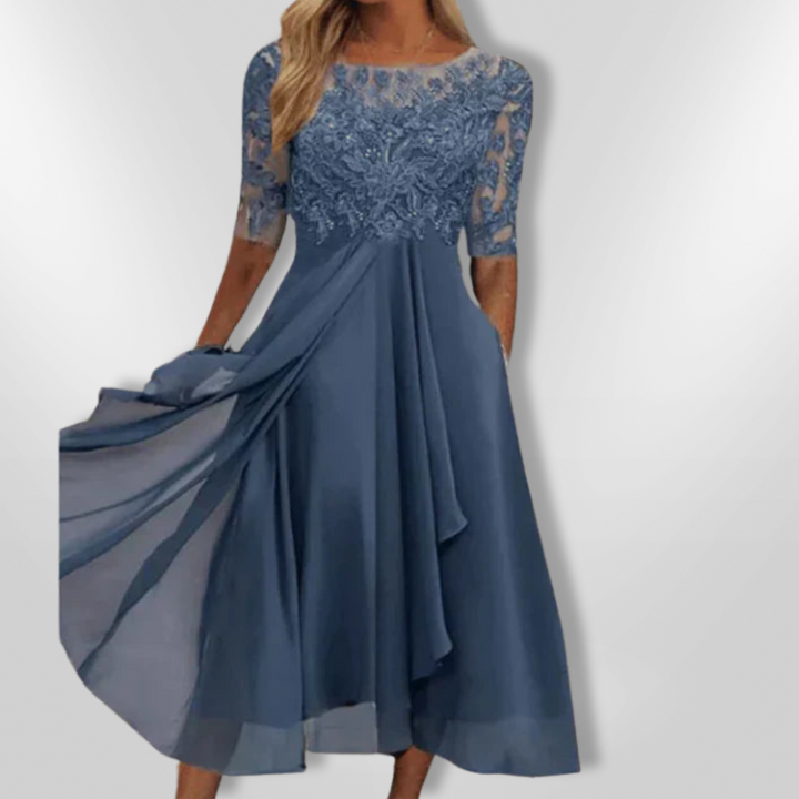 Elegant Asymmetrisk Kvinnekjole med Blonder