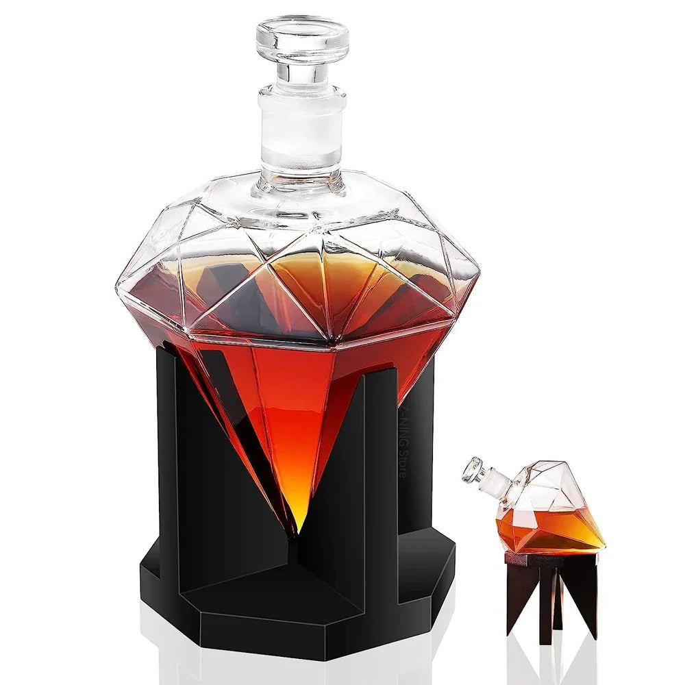 Elegant Diamantformet Whisky Karaffel för Män med Treholder