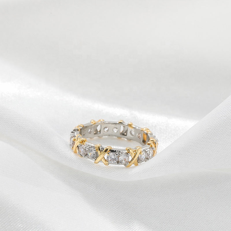 Dichroic Zirkonring - Elegant evighetsdesign