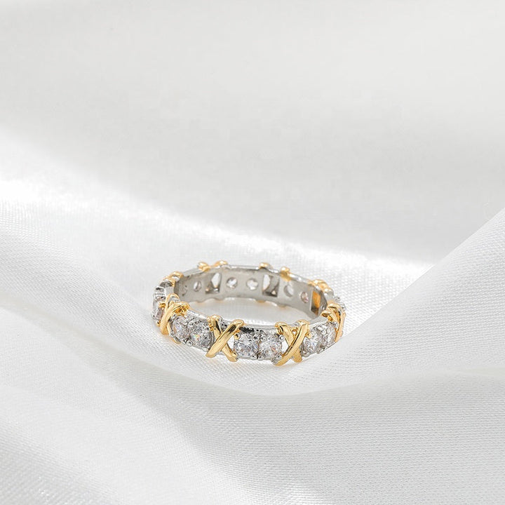 Dichroic Zirkonring - Elegant evighetsdesign