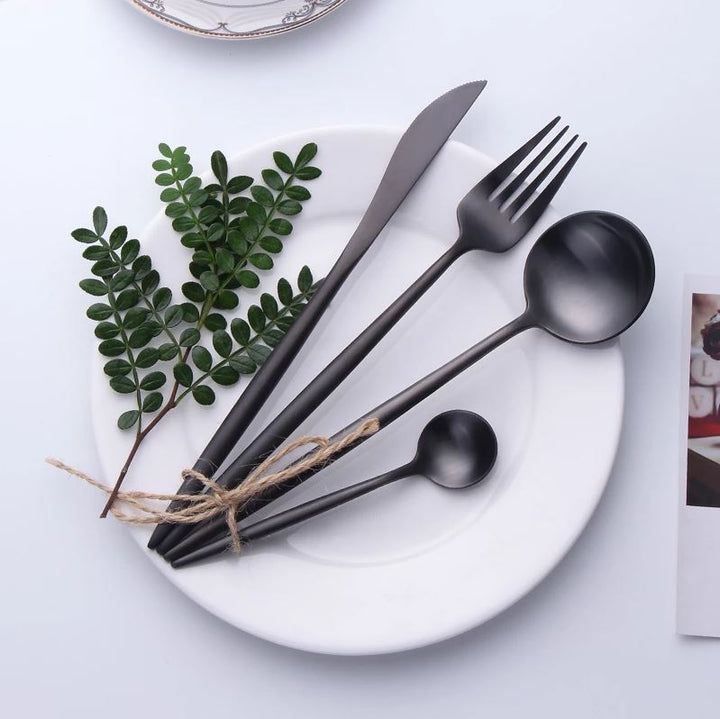 Elegant Bestikksett i Napoli Design för Komplett Borddekking