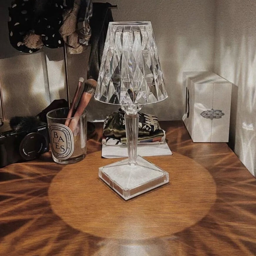 Elegant Nattbordslampe i Krystall med Dimbar Beröringskontroll