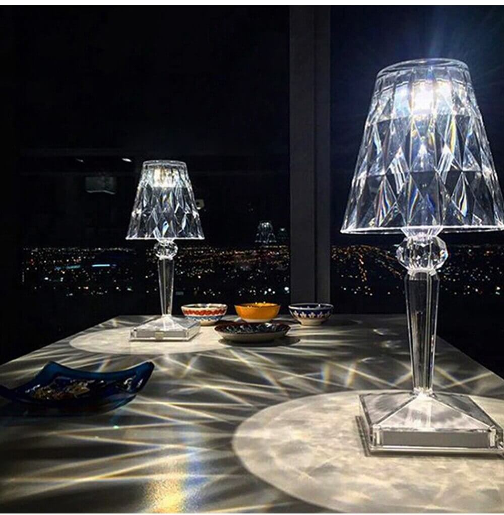 Elegant Nattbordslampe i Krystall med Dimbar Beröringskontroll