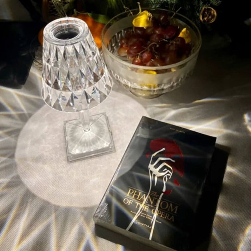 Elegant Nattbordslampe i Krystall med Dimbar Beröringskontroll