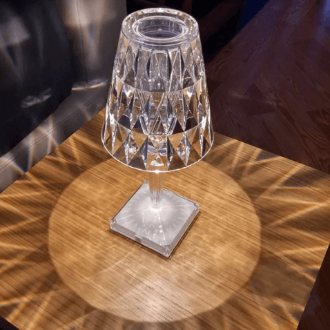 Elegant Nattbordslampe i Krystall med Dimbar Beröringskontroll