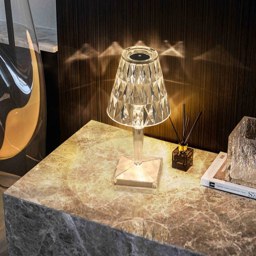 Elegant Nattbordslampe i Krystall med Dimbar Beröringskontroll