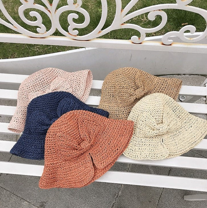 Elegant hatt för kvinnor med bred brem