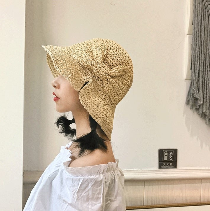 Elegant hatt för kvinnor med bred brem