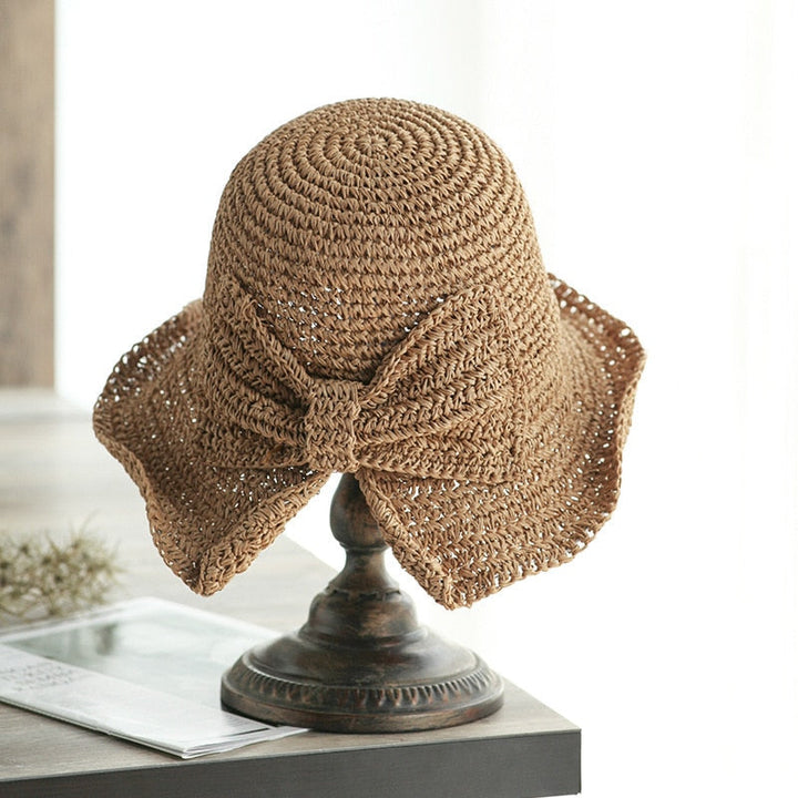 Elegant hatt för kvinnor med bred brem