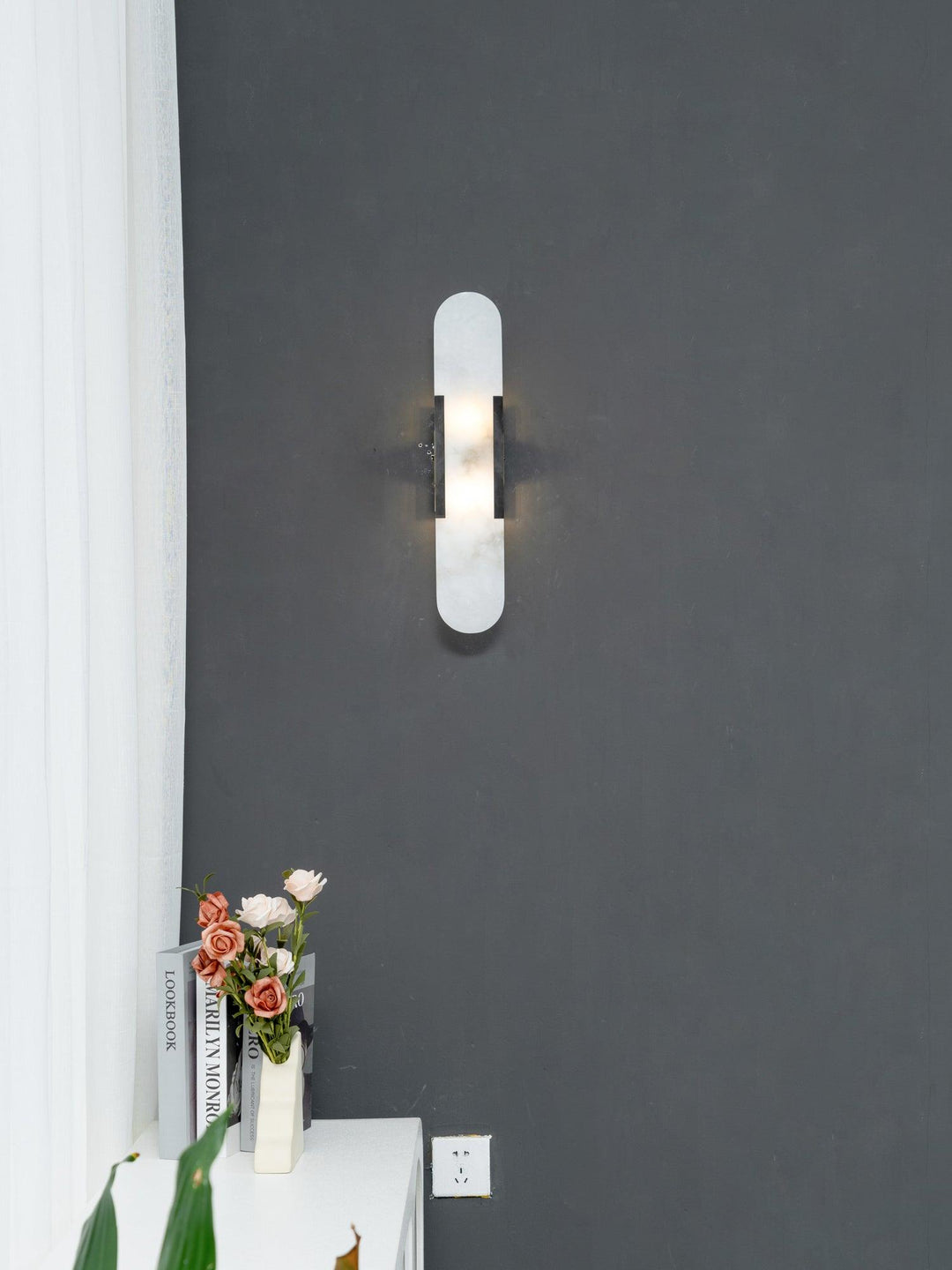 Vägglampa i Alabast | Elegant Design | Tidlös Skönhet
