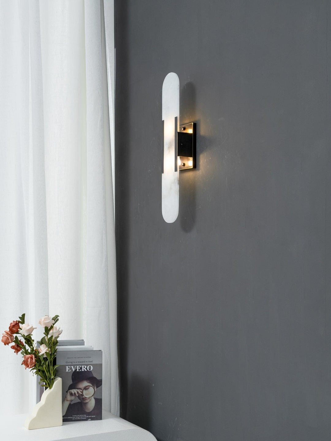 Vägglampa i Alabast | Elegant Design | Tidlös Skönhet