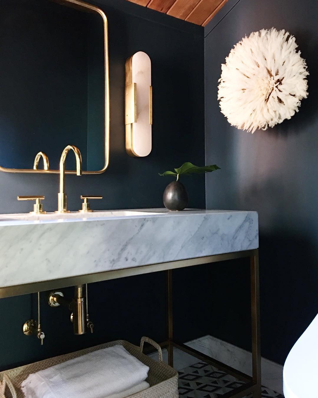 Vägglampa i Alabast | Elegant Design | Tidlös Skönhet