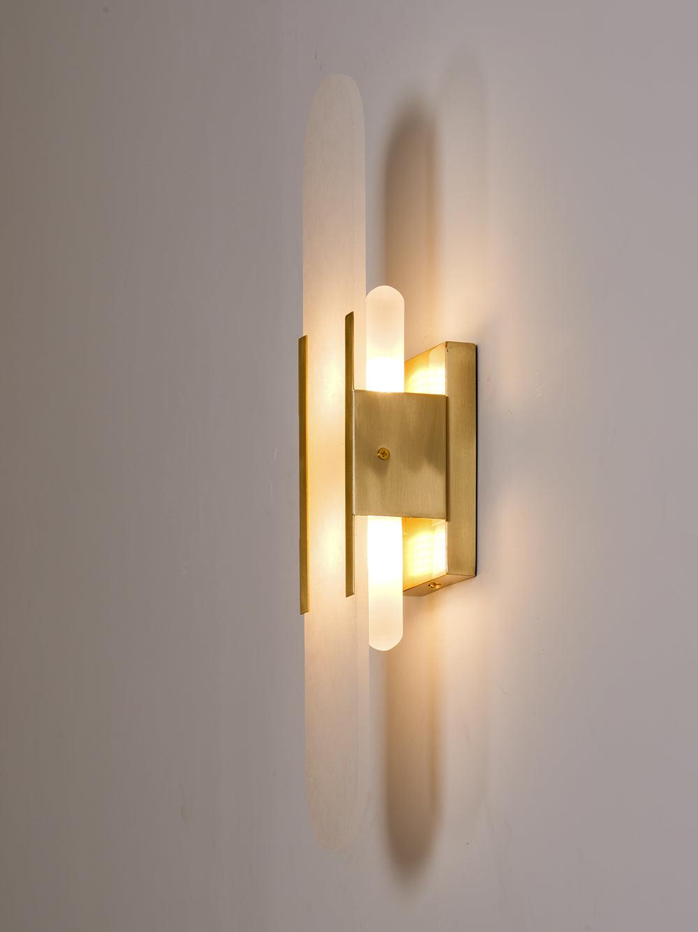 Vägglampa i Alabast | Elegant Design | Tidlös Skönhet