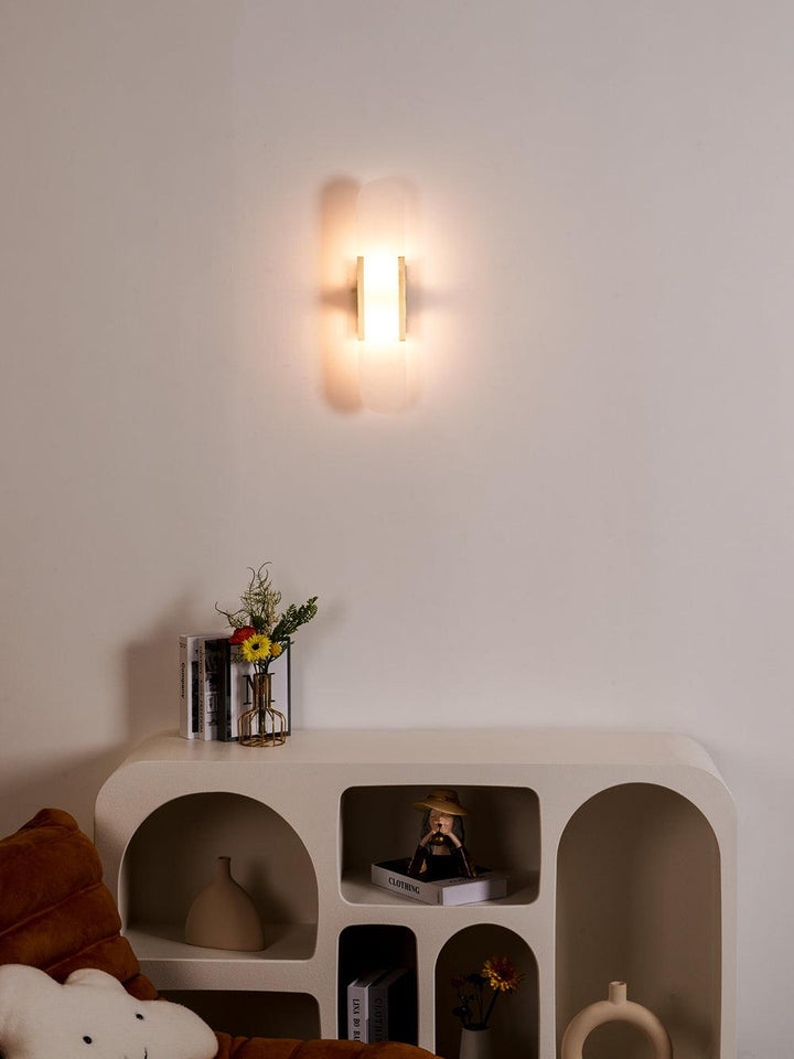Vägglampa i Alabast | Elegant Design | Tidlös Skönhet