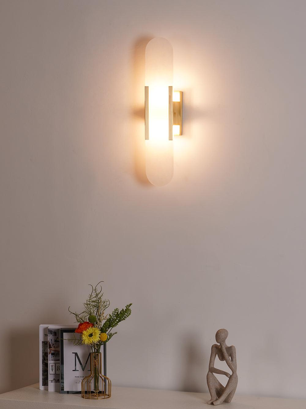 Vägglampa i Alabast | Elegant Design | Tidlös Skönhet