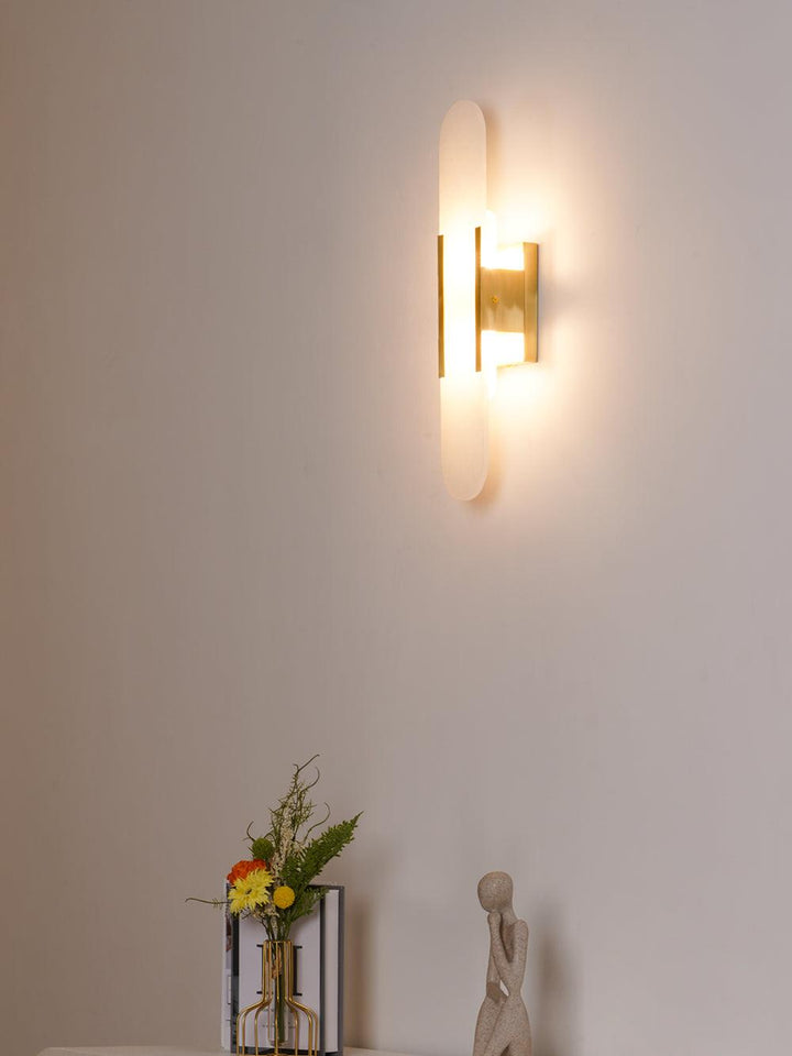Vägglampa i Alabast | Elegant Design | Tidlös Skönhet