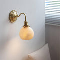 Vägglampa i Messing och Keramikk - Elegant Design
