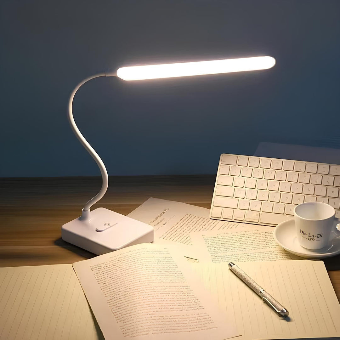 Flexibel Skrivebordslampe med Justerbart Ljus – Perfekt för Hjemmekontoret