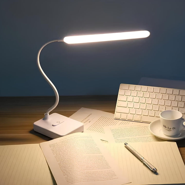 Flexibel Skrivebordslampe med Justerbart Ljus – Perfekt för Hjemmekontoret