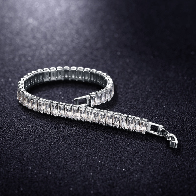 Kvinnor Cubic Zirconia Armband, Luksuriöst Design