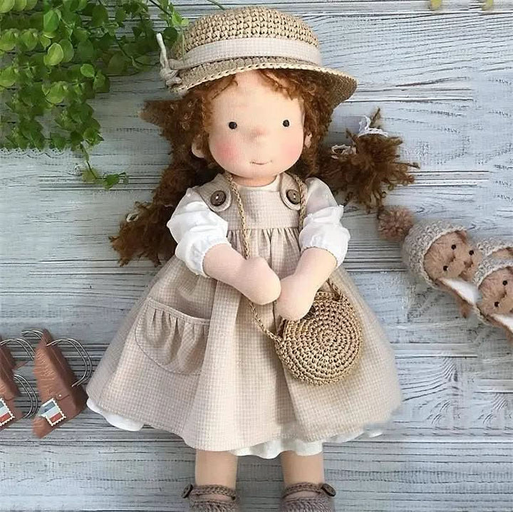 Håndlaget Waldorf-inspirert dukke för fantasifull lek – Inkluderat tilbehör