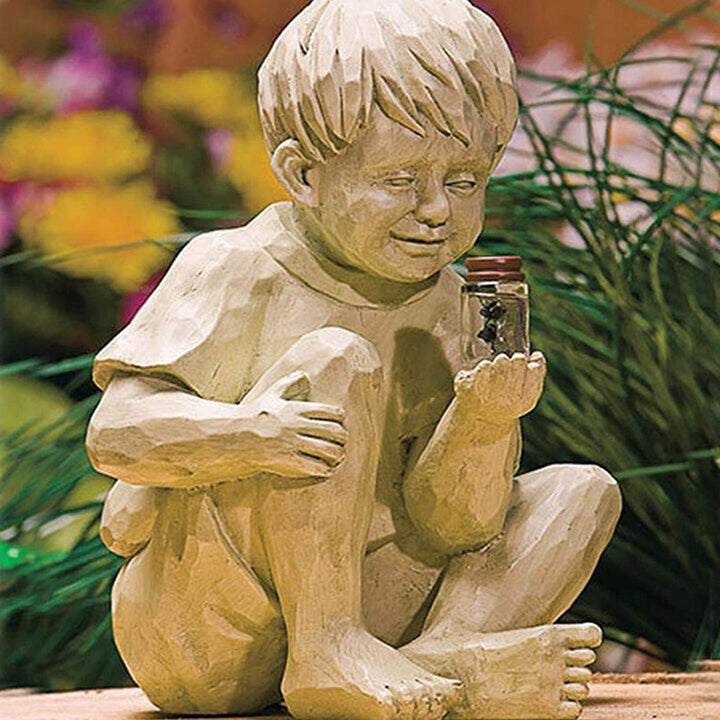 Solcelle hagestatue: Flicka med ildfluer, 22.5 cm