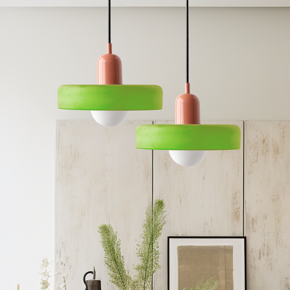 Hengende Lampa i Färgat Glas för Hemmet – Modern Belysning