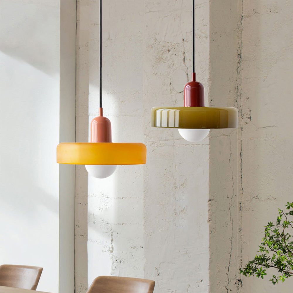Hengende Lampa i Färgat Glas för Hemmet – Modern Belysning