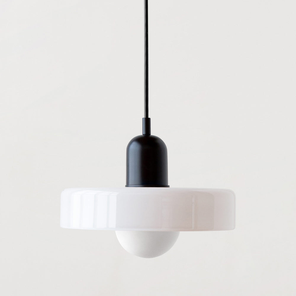 Hengende Lampa i Färgat Glas för Hemmet – Modern Belysning