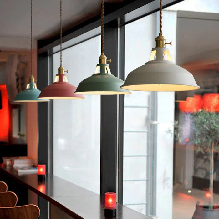 Hengende Lampa i Industriell Stil – Skapa Unik Atmosfär