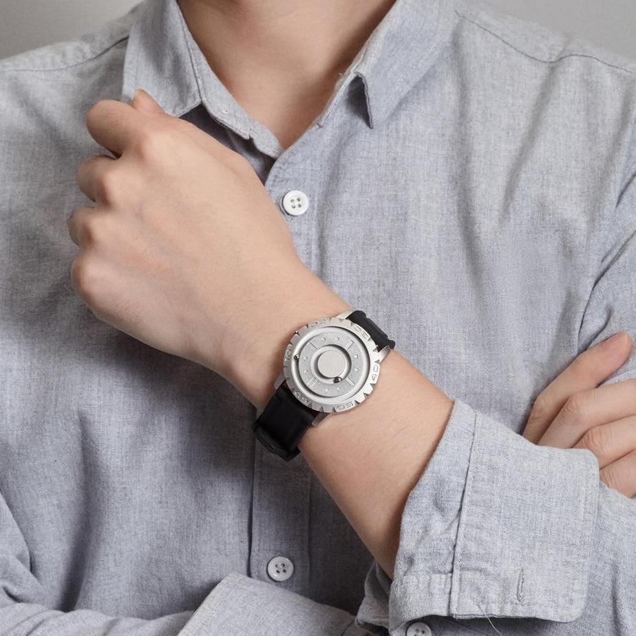 Herr Magnetisk Ballklokke – Innovativ Tidsvisning med Stil
