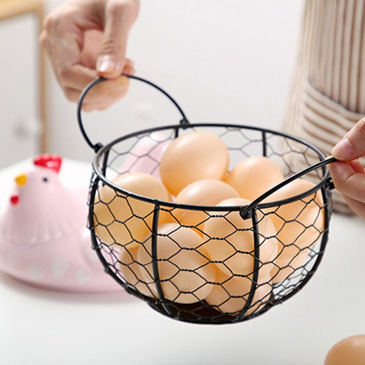Keramisk Eggoppbevaringskurv med Höne – Charm för Köket