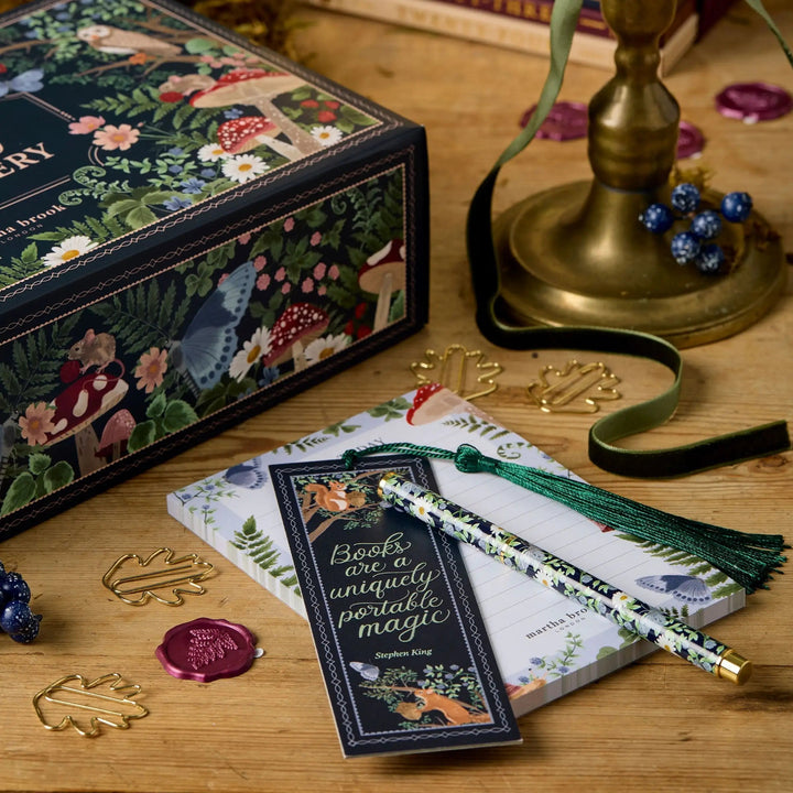 Kreativ Adventskalender – 24 Unika Skrivesaker för Alla