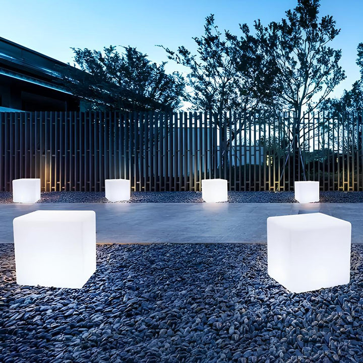 Kubeformet Utomhus LED-Lampa med 16 Färger