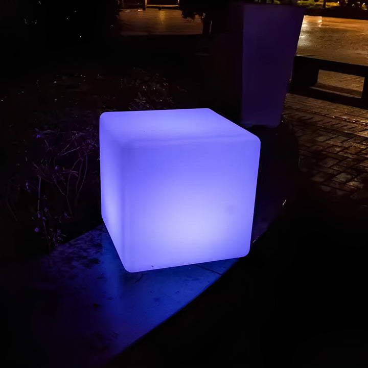 Kubeformet Utomhus LED-Lampa med 16 Färger
