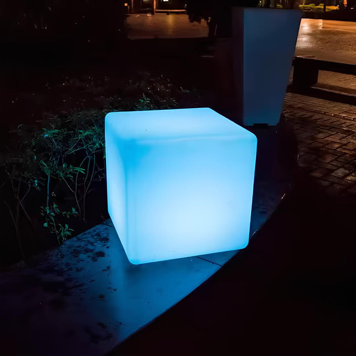 Kubeformet Utomhus LED-Lampa med 16 Färger