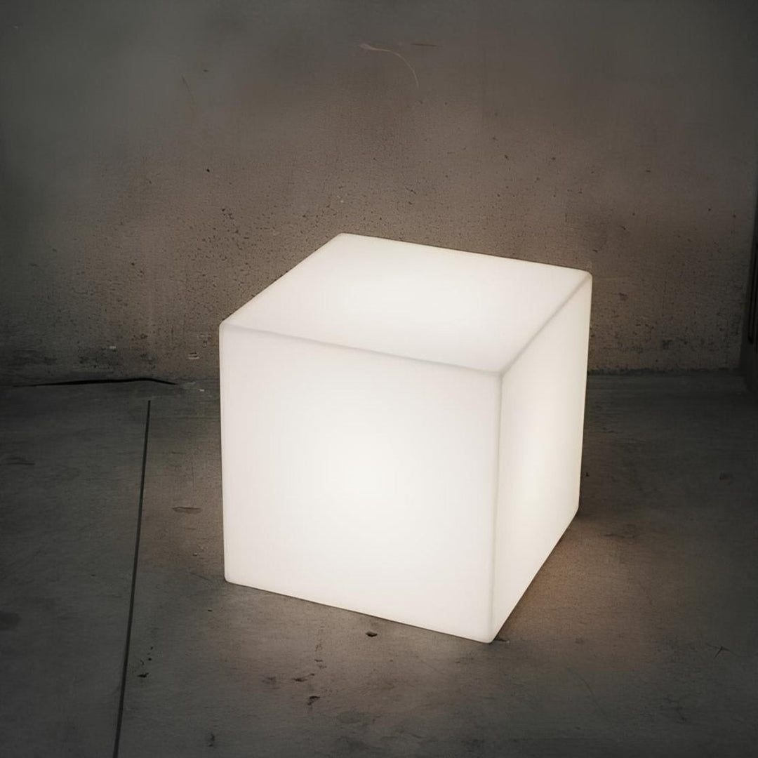 Kubeformet Utomhus LED-Lampa med 16 Färger