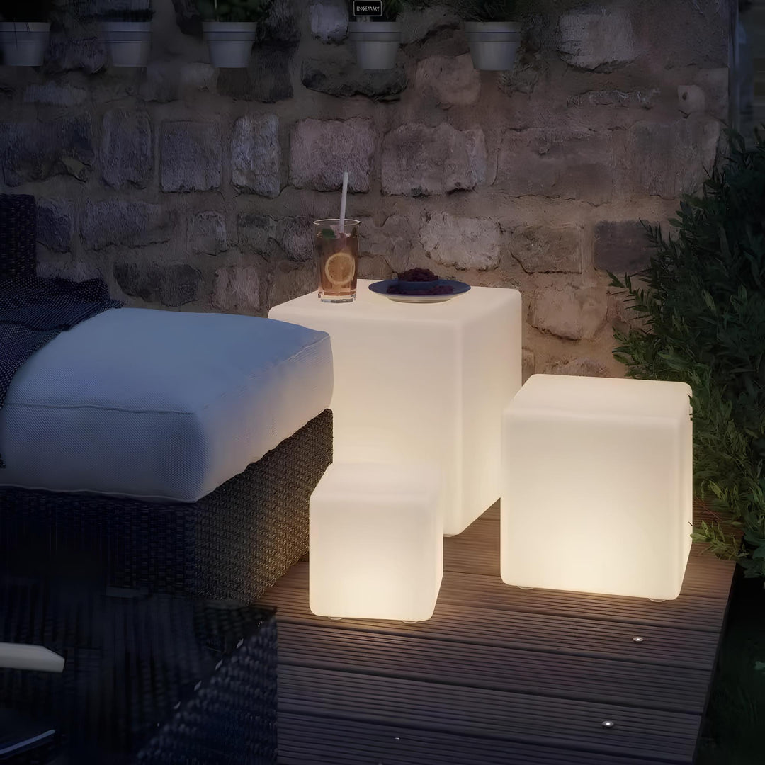 Kubeformet Utomhus LED-Lampa med 16 Färger